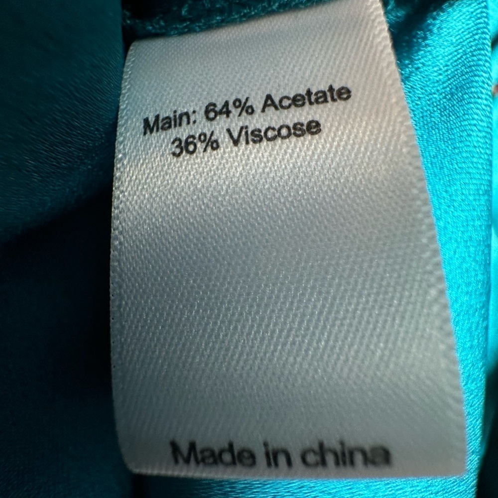 St. John Turquoise Embellished Ensemble 3 piece,pants size 10 blouse size large - Picture 14 of 17